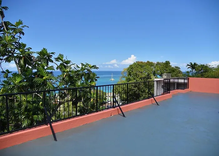 Ls Stonethrow Apartment *